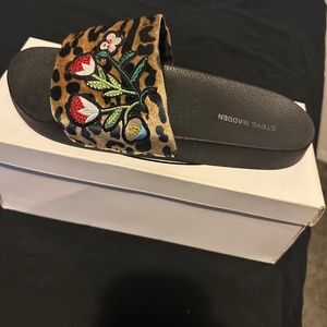 Steve Madden slides